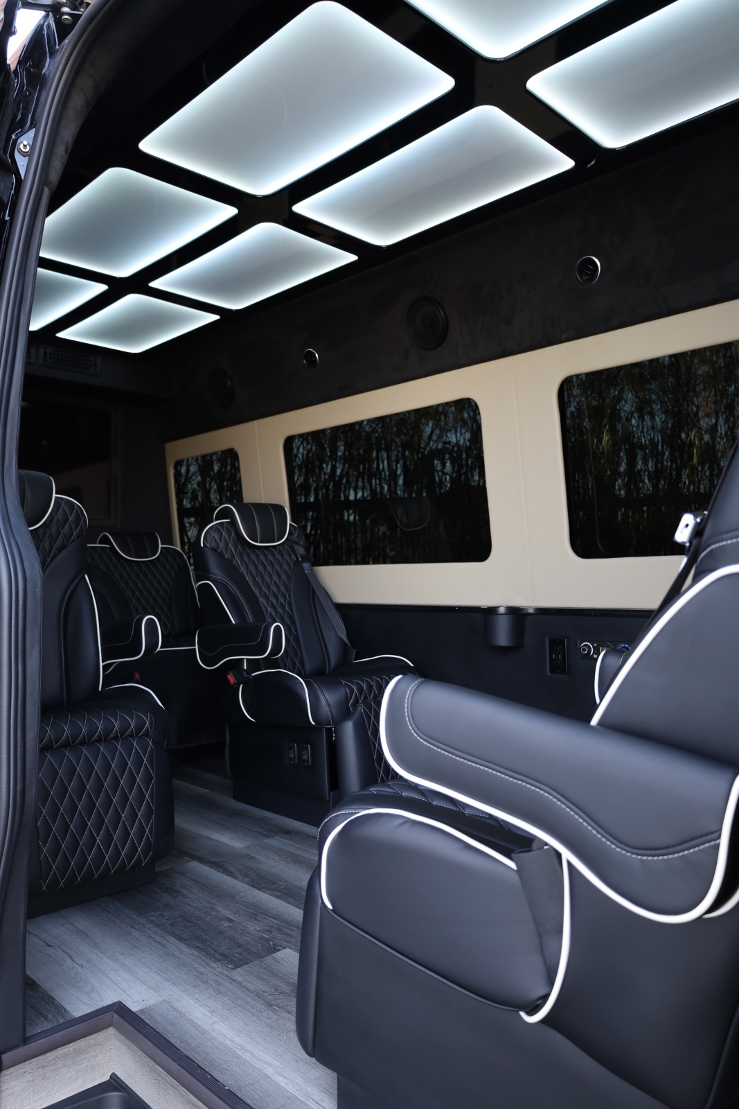 Armored Limousine — photo 5