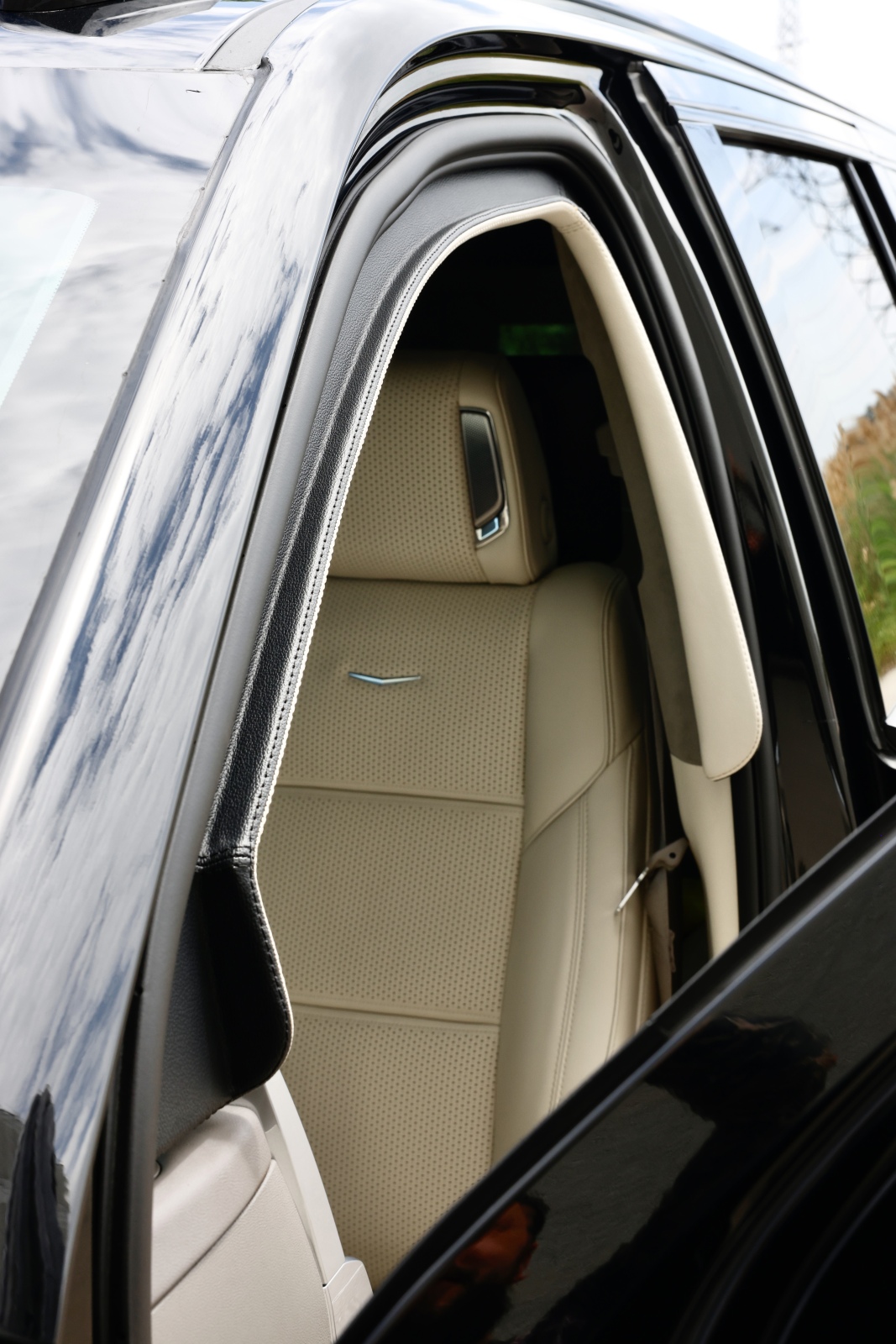 Armored Cadillac Escalade — photo 3