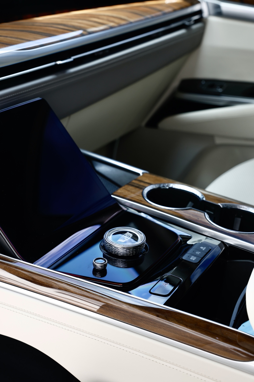 Armored Cadillac Escalade — photo 6