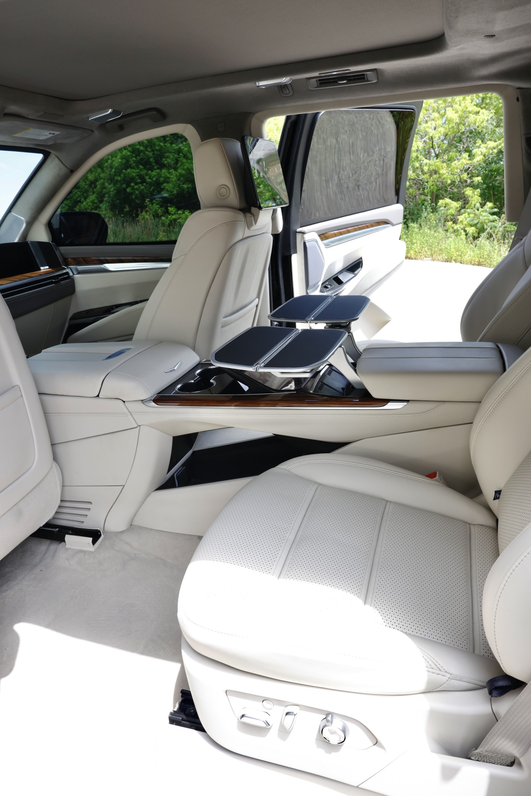 Armored Cadillac Escalade — photo 8