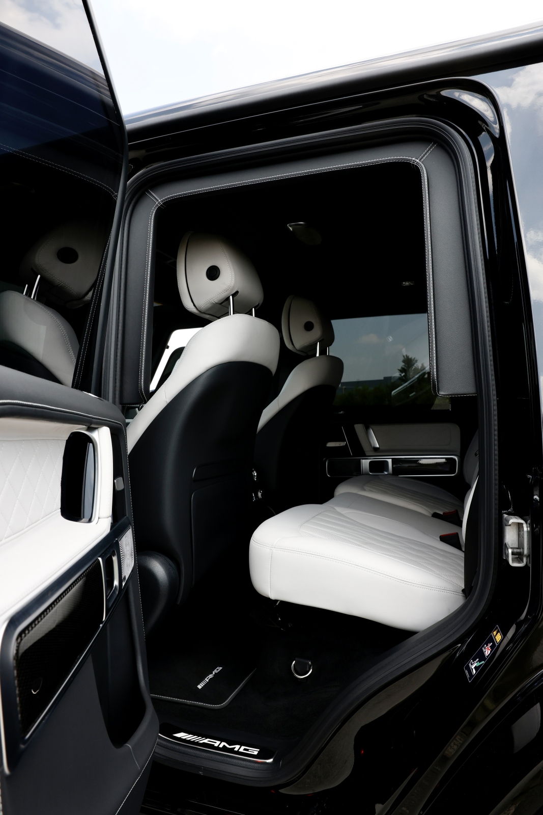 Armored Mercedes G-Wagon — photo 8