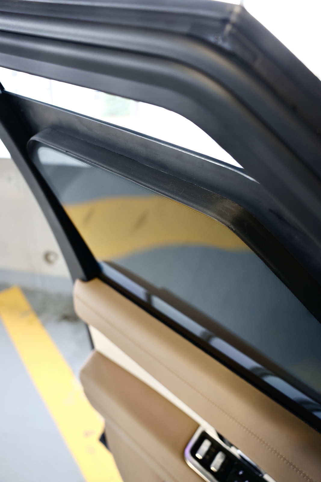 Armored Range Rover — photo 5