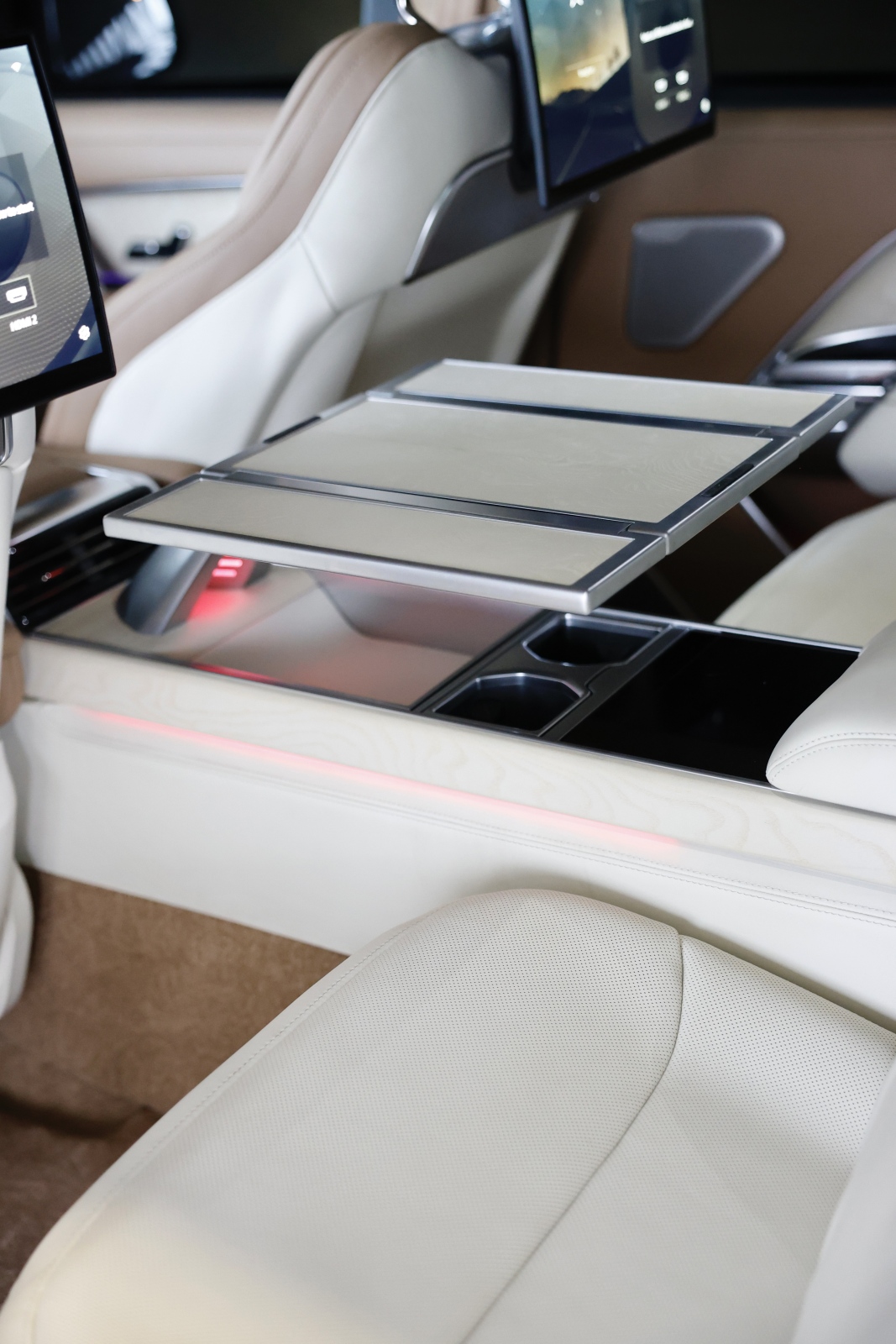 Armored Range Rover — photo 8