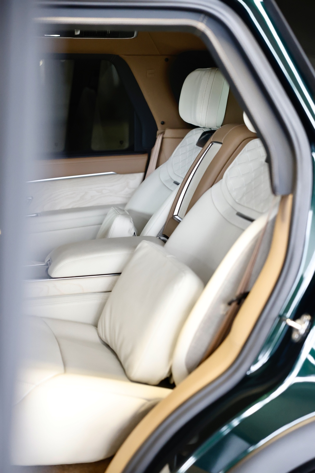 Armored Range Rover — photo 9