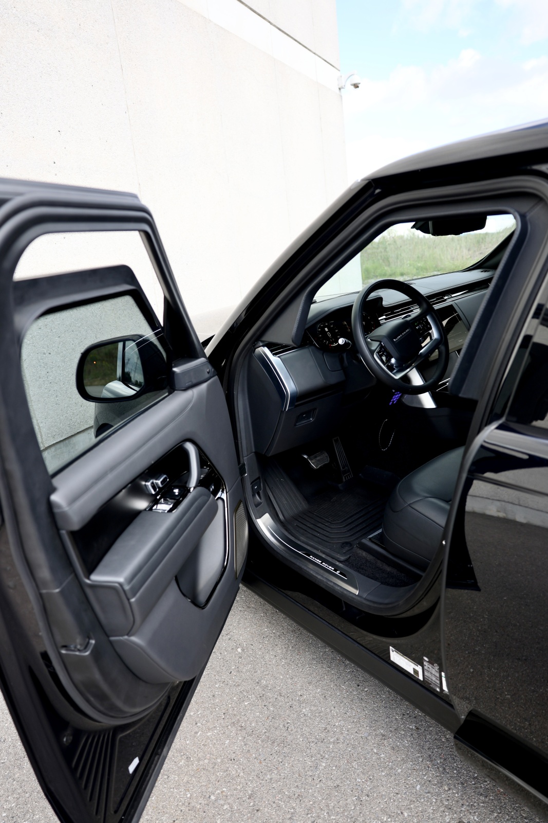 Armored Range Rover — photo 12