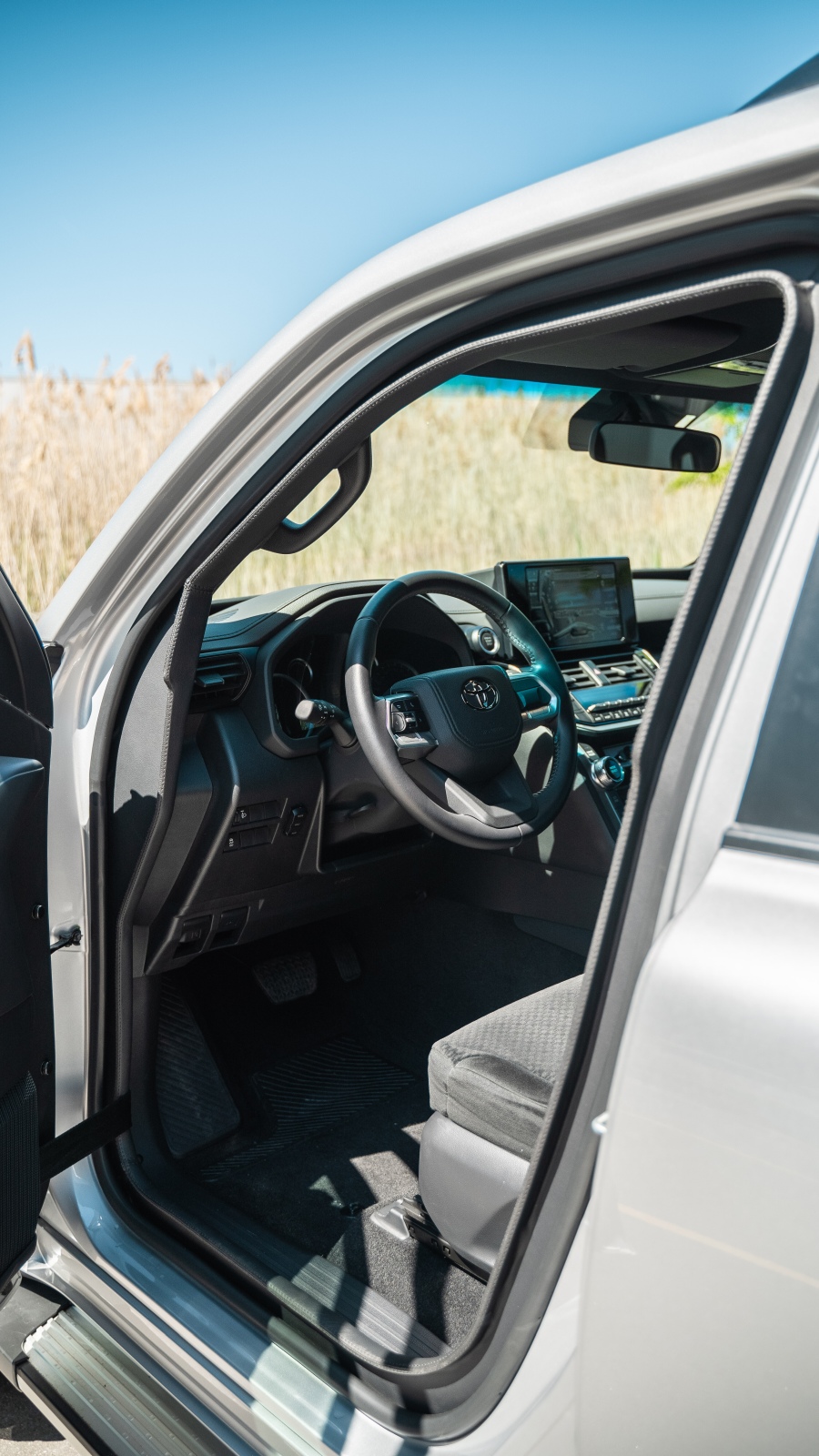Armored Toyota Land Cruiser — photo 7