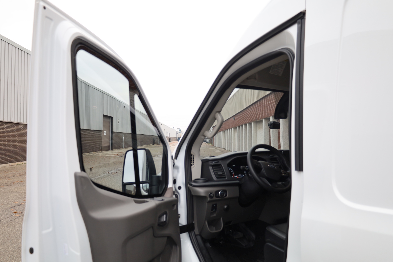 Armored Ford Transit (Cash in Transit) — photo 4