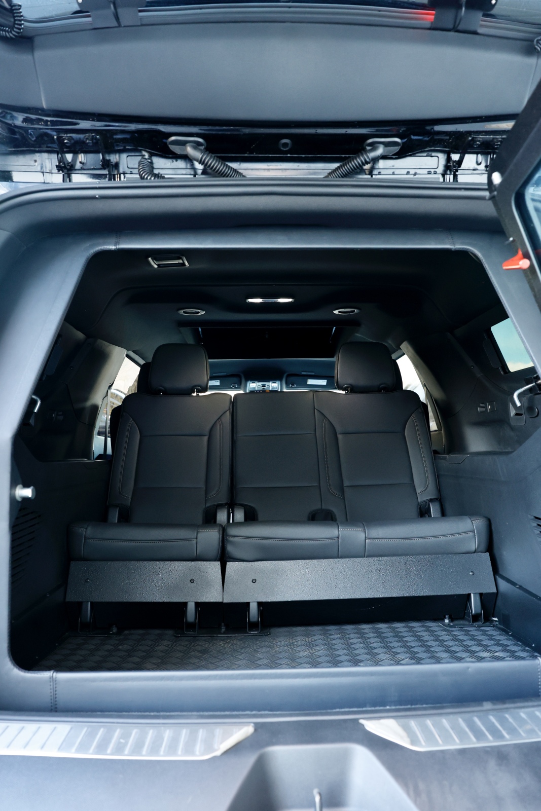 Armored Chevrolet Suburban — photo 9